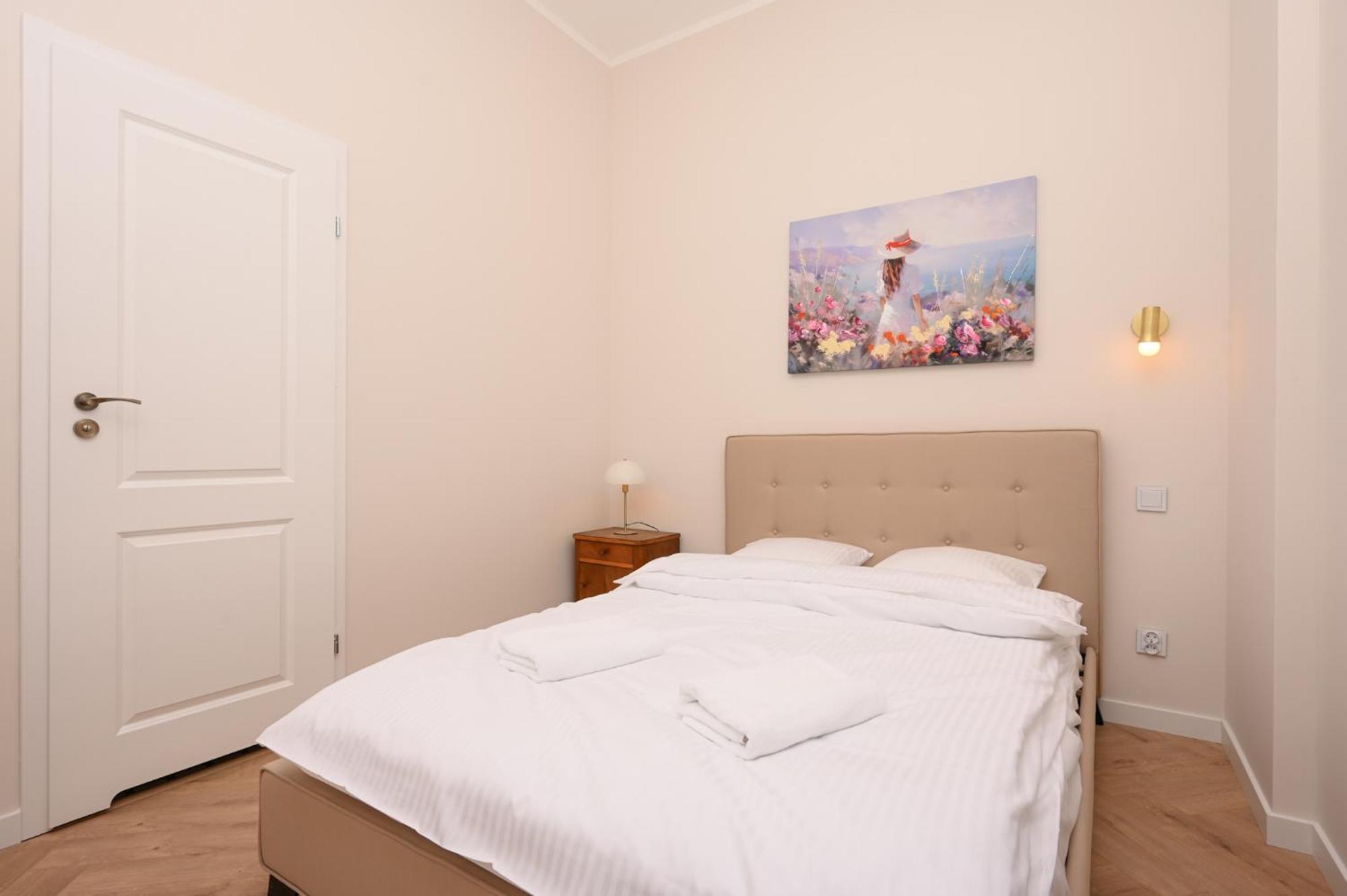 Rentplanet - Studio Plac Matejki Krakow Luaran gambar
