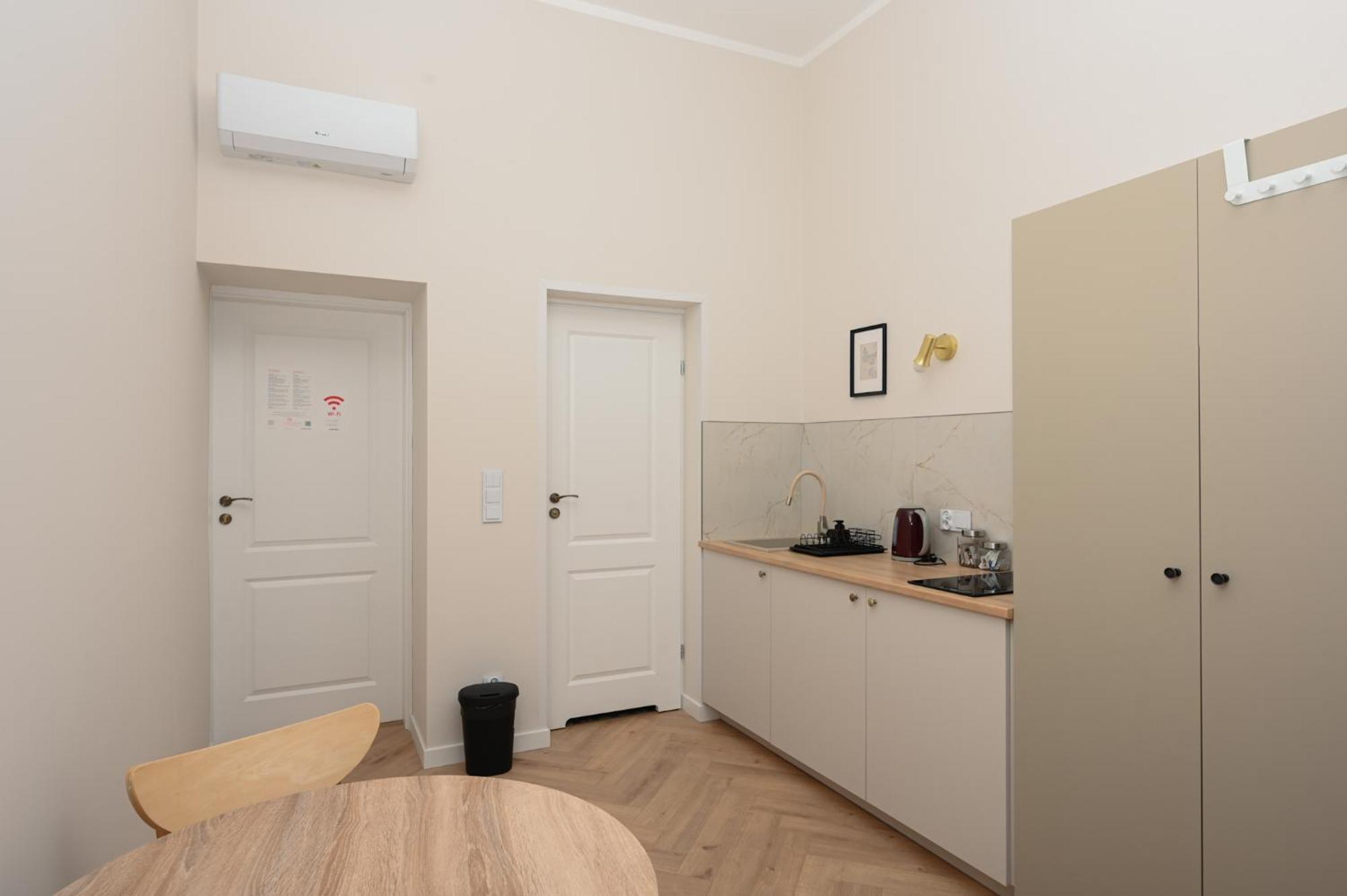 Rentplanet - Studio Plac Matejki Krakow Luaran gambar